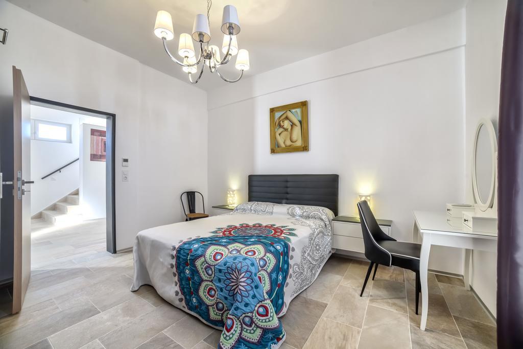 קלפה Villa Royale Private Pool Top Of The Hill Superb Views מראה חיצוני תמונה